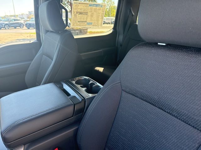 2025 Ford F-150 XLT photo 4