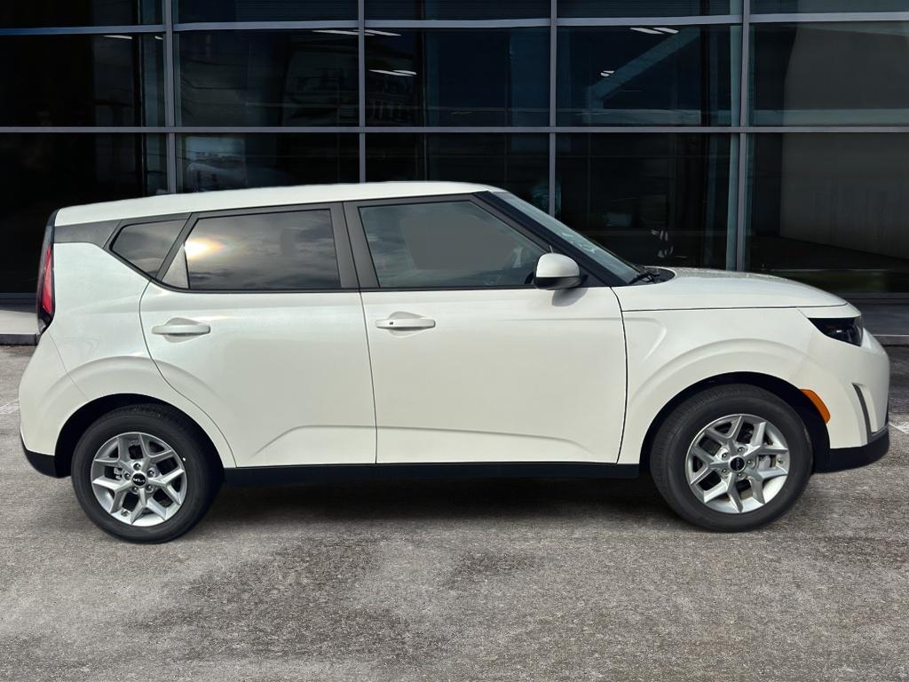 2025 Kia Soul S photo 4