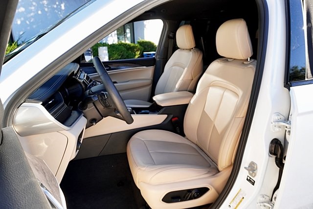 Used 2023 White Jeep Limited image 15