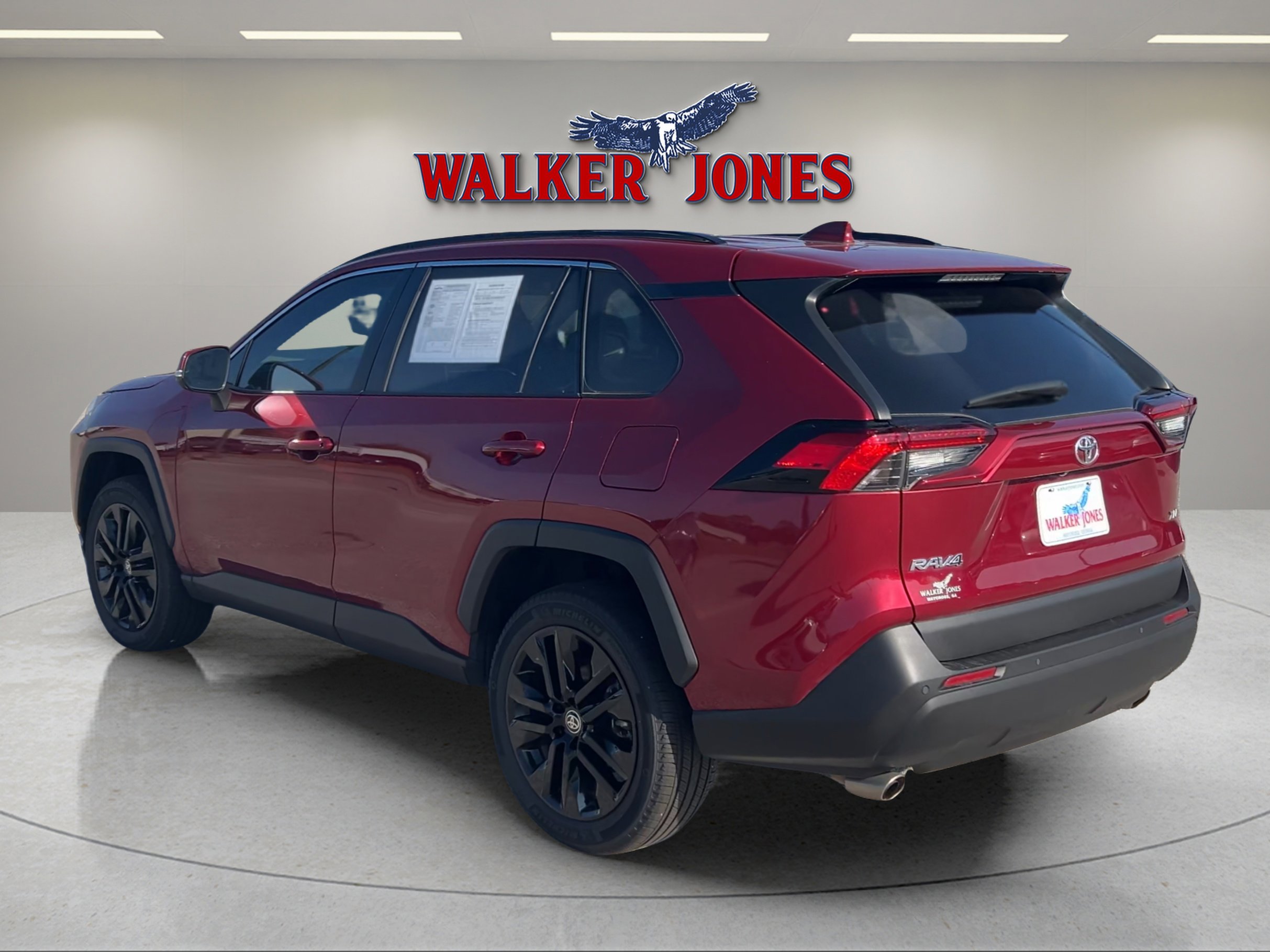 2022 Toyota RAV4 XLE Premium photo 4