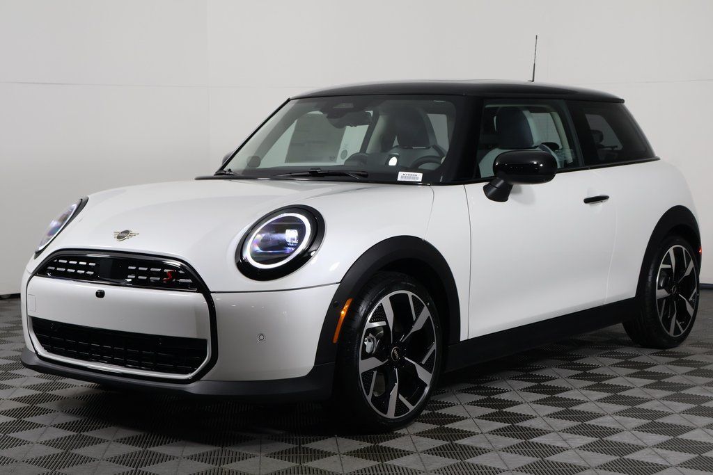 2025 MINI Hardtop 2 Door S's photo