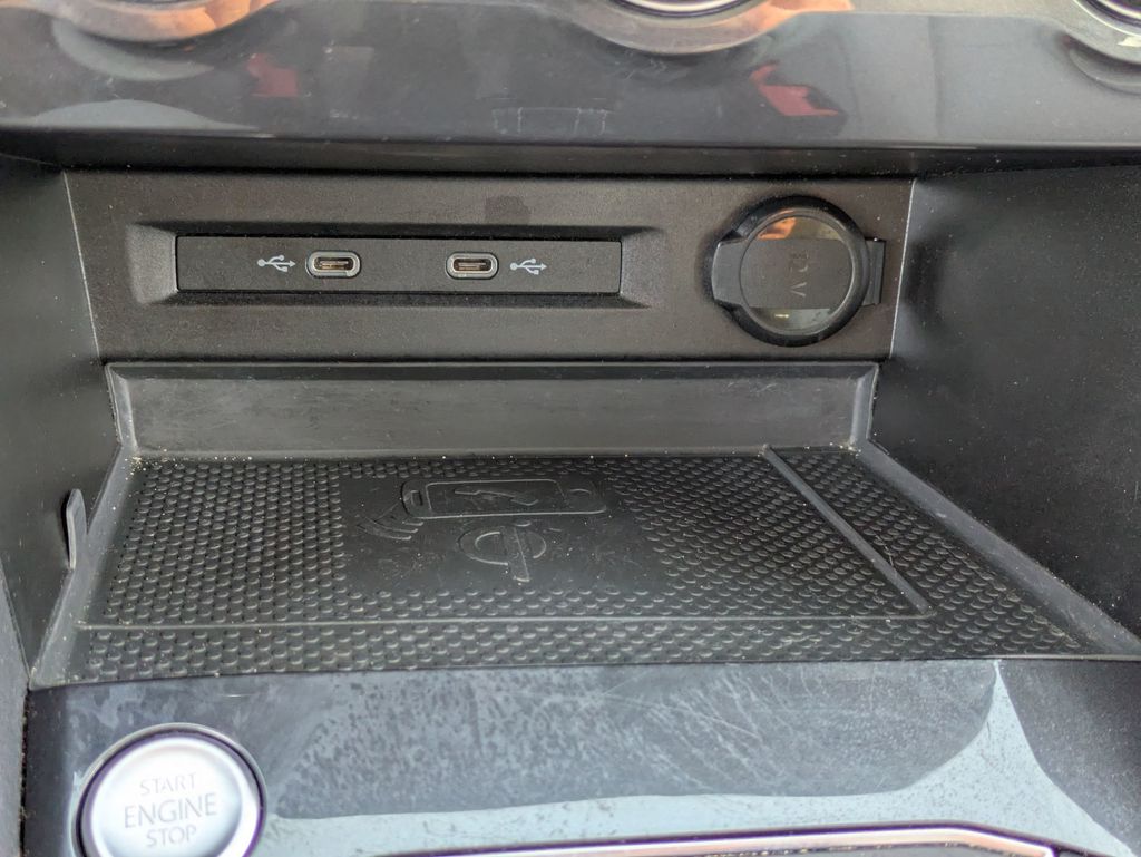 2021 Volkswagen Tiguan SE photo 21
