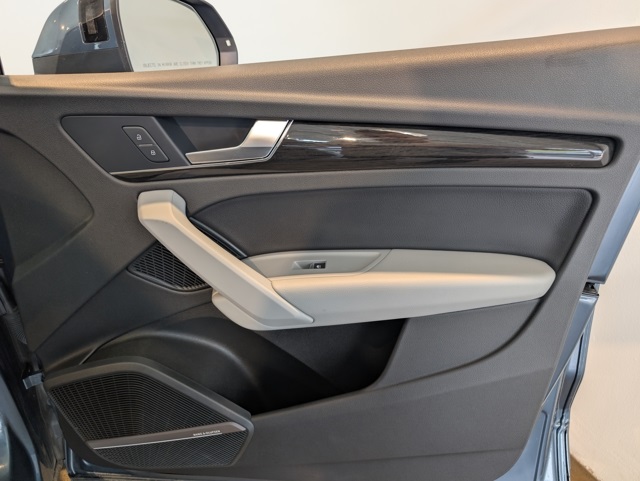 2018 Audi Q5 2.0T Premium Plus photo 25
