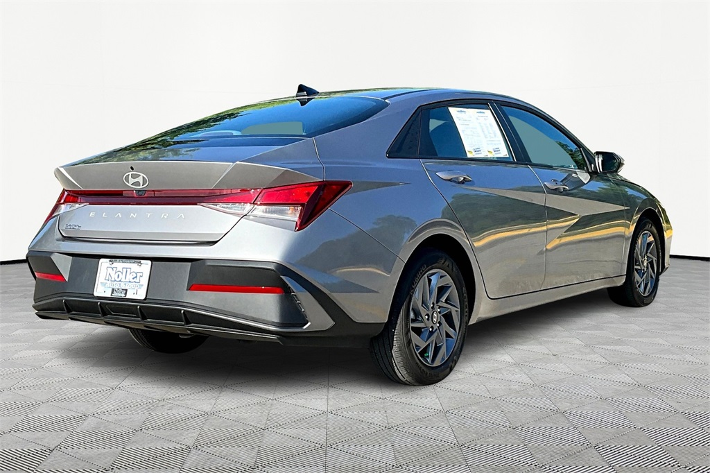 Used 2024 Hyundai Elantra SEL with VIN KMHLM4DG9RU723279 for sale in Kansas City