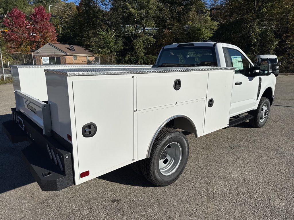 2024 Ford F-350 XL photo 3