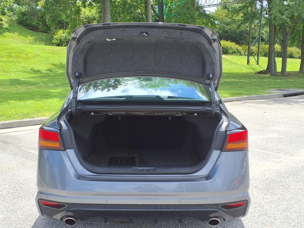2024 Nissan Altima 2.5 SR photo 7