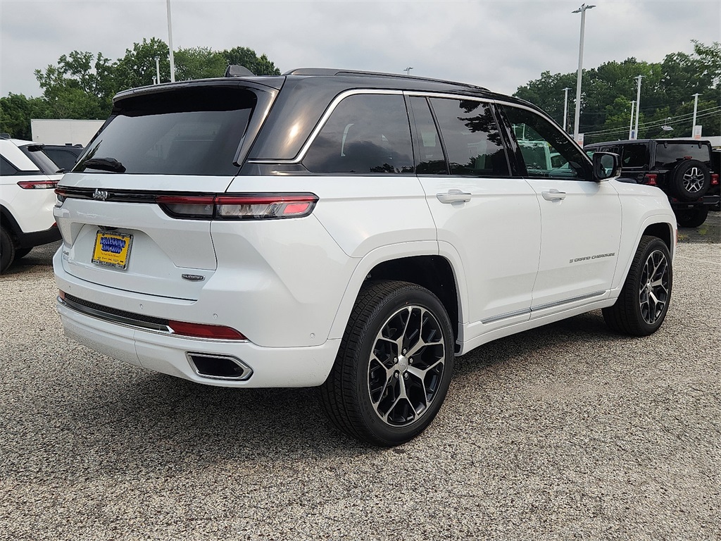 2025 Jeep Grand Cherokee Summit Reserve photo 3