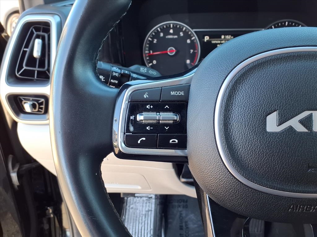 2023 Kia Sorento EX photo 17