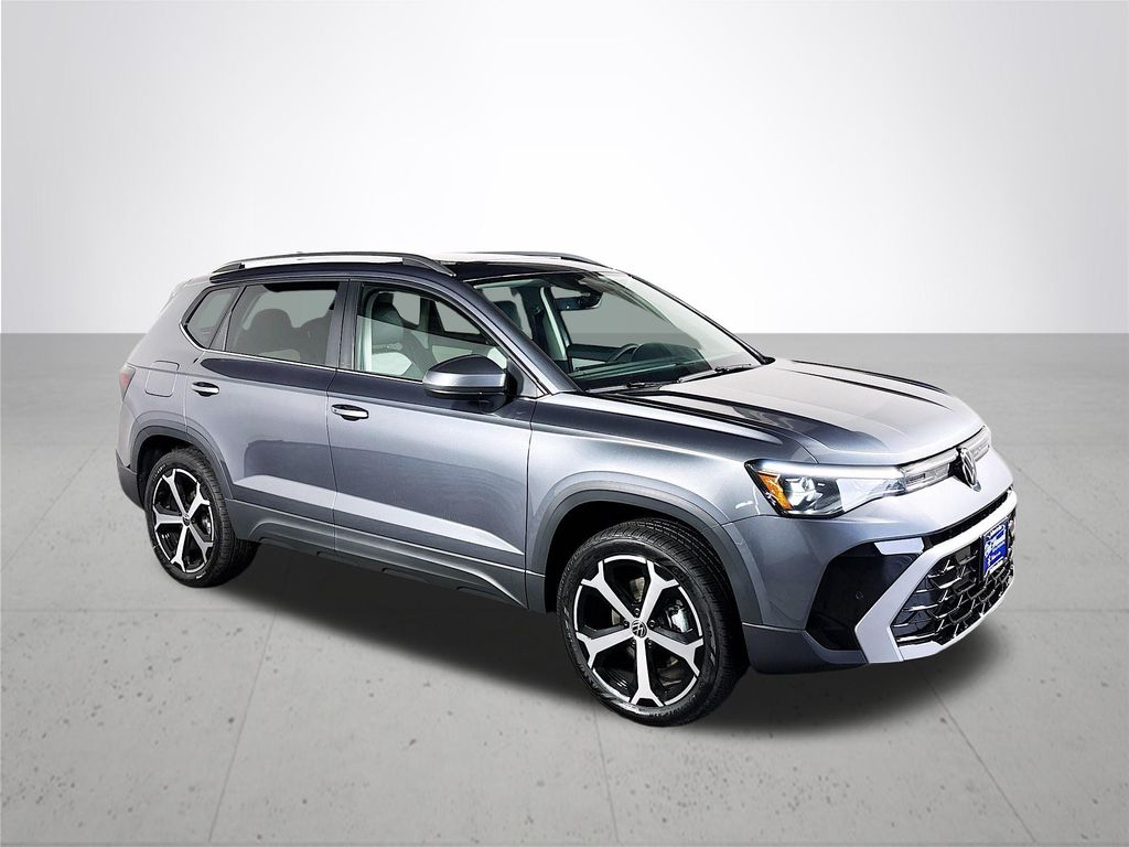2025 Volkswagen Taos SEL photo 4