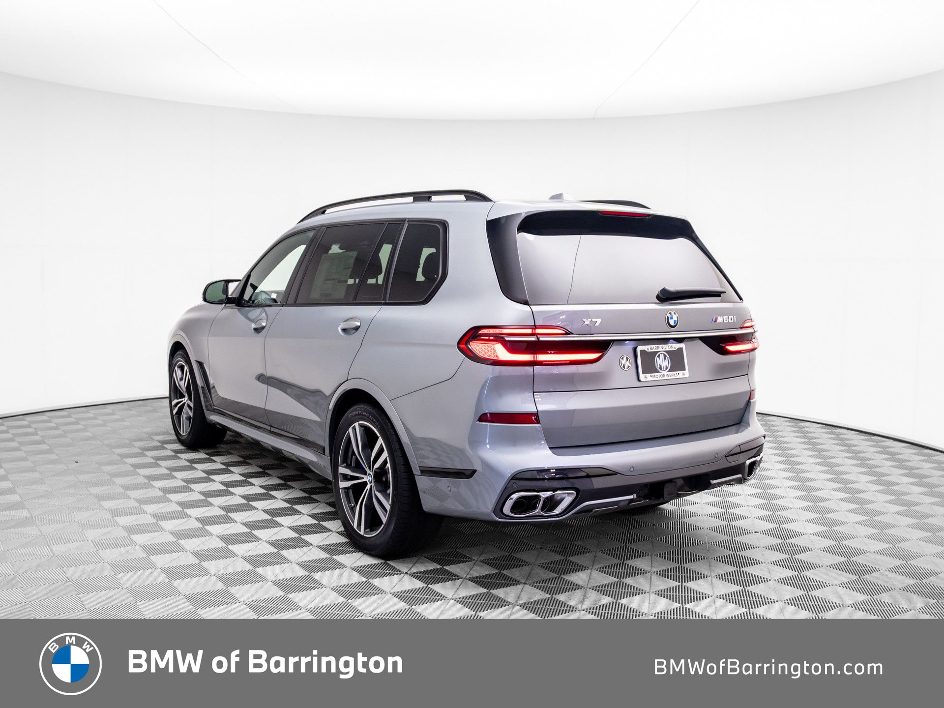 New 2025 Skyscraper Grey Metallic BMW M60i image 3