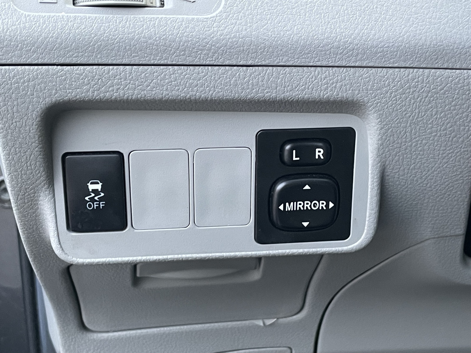 2013 Toyota Corolla LE photo 20
