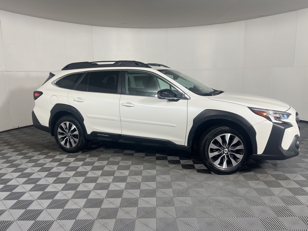 2023 Subaru Outback Limited photo 4