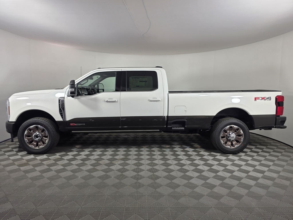 2025 Ford F-350 King Ranch photo 2