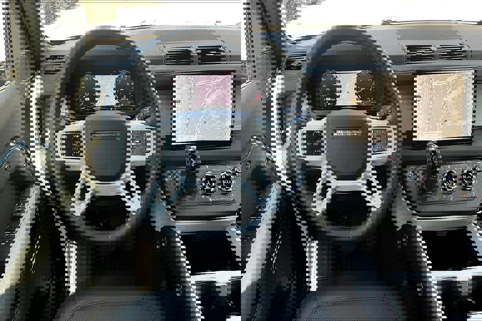 2025 Land Rover Defender 110 S photo 3