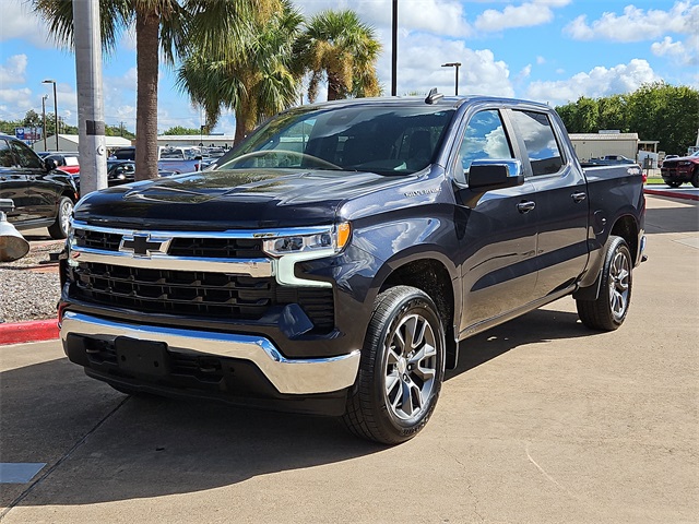2022 Chevrolet Silverado 1500 LT photo 2