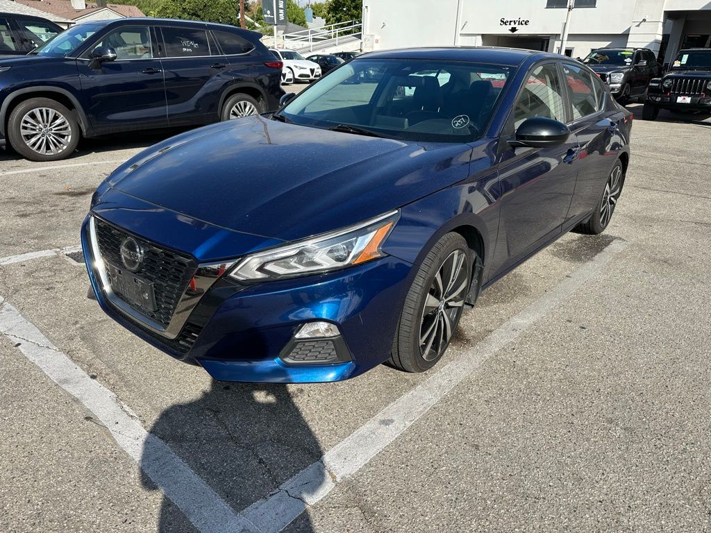 2022 Nissan Altima 2.5 SR photo 2