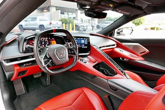 Used 2021 White Chevrolet Stingray image 21