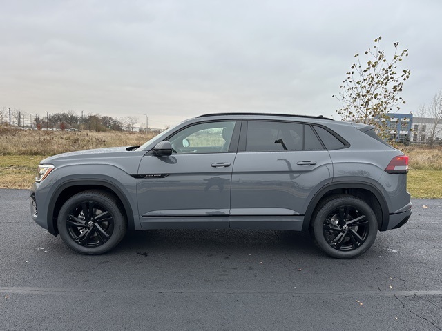 2026 Volkswagen Atlas Cross Sport SEL R-Line photo 4