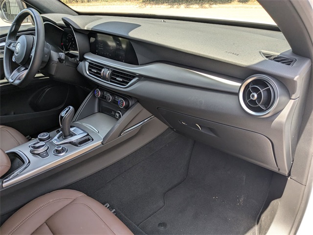 2024 Alfa Romeo Stelvio Ti photo 22
