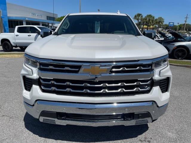 2025 Chevrolet Silverado photo 2