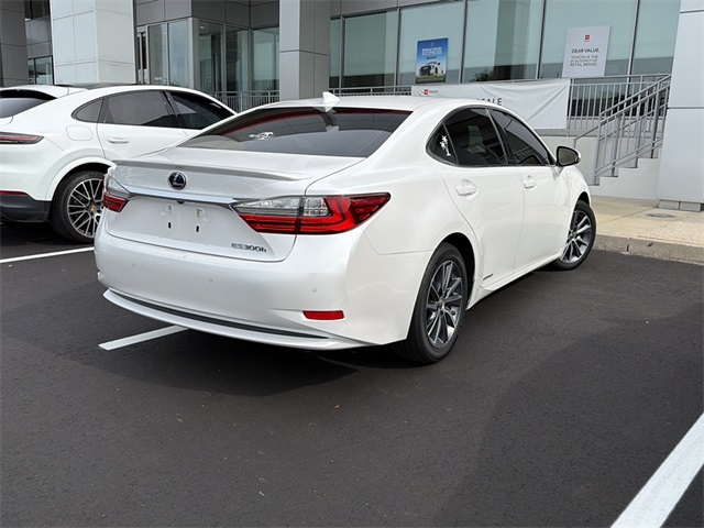 2018 Lexus ES 300h photo 3