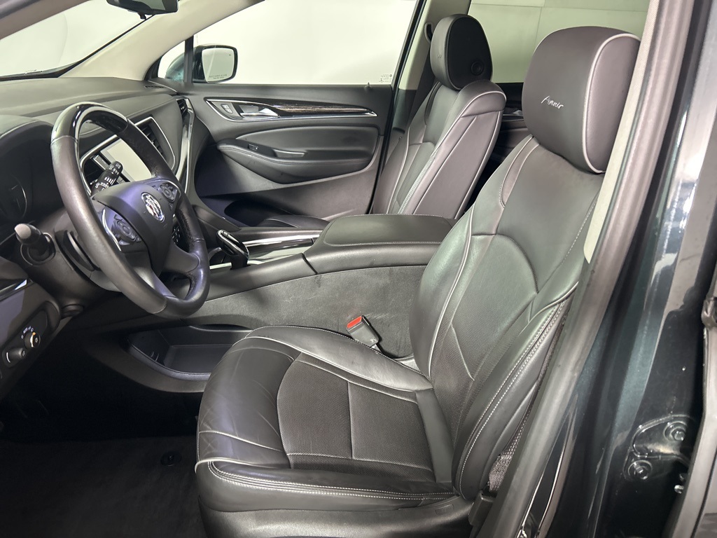 2021 Buick Enclave Avenir photo 2