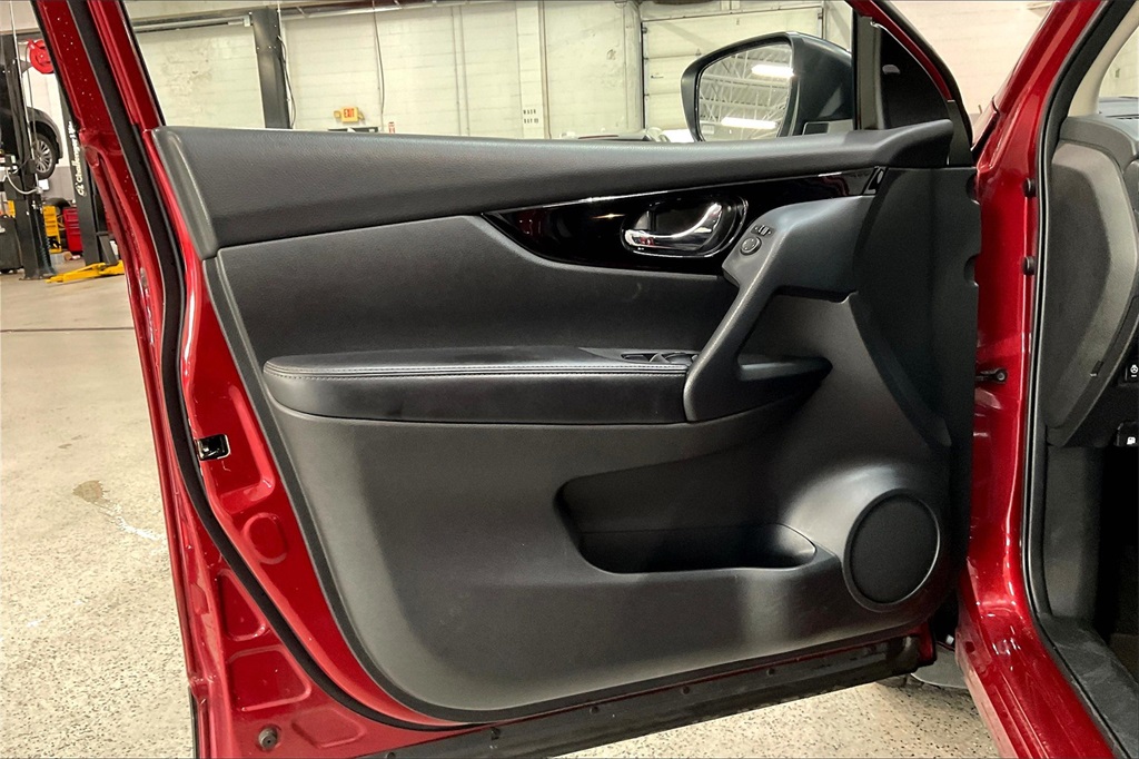 2022 NISSAN ROGUE SPORT - Image 21