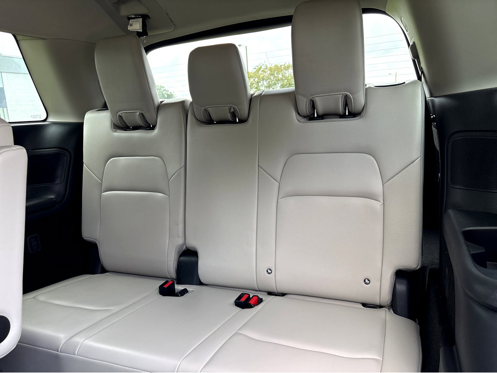 2023 Nissan Pathfinder SL photo 17