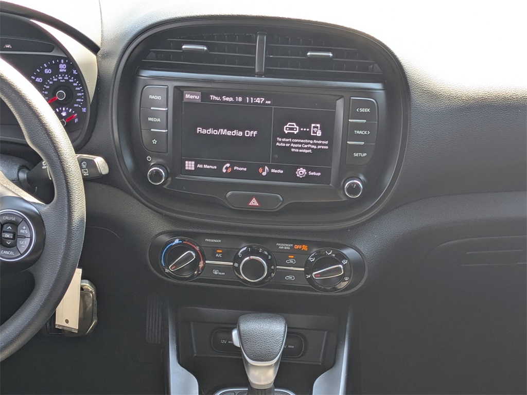 2022 Kia Soul LX S X-Line photo 13