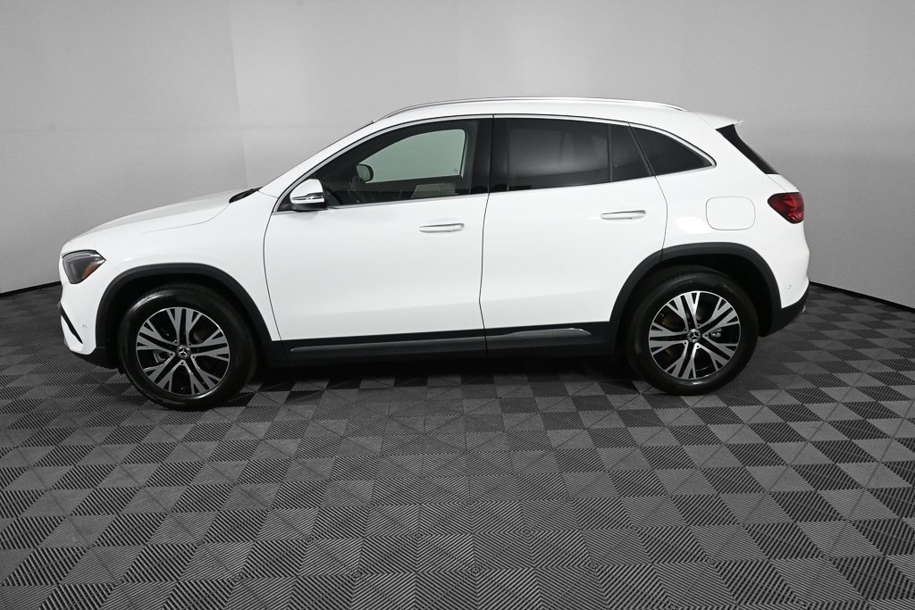 2025 Mercedes Benz GLA 250 photo 3