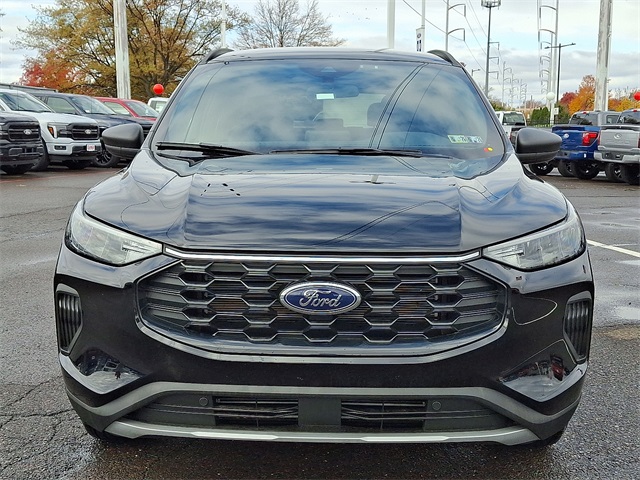 2025 Ford Escape ST-Line photo 2