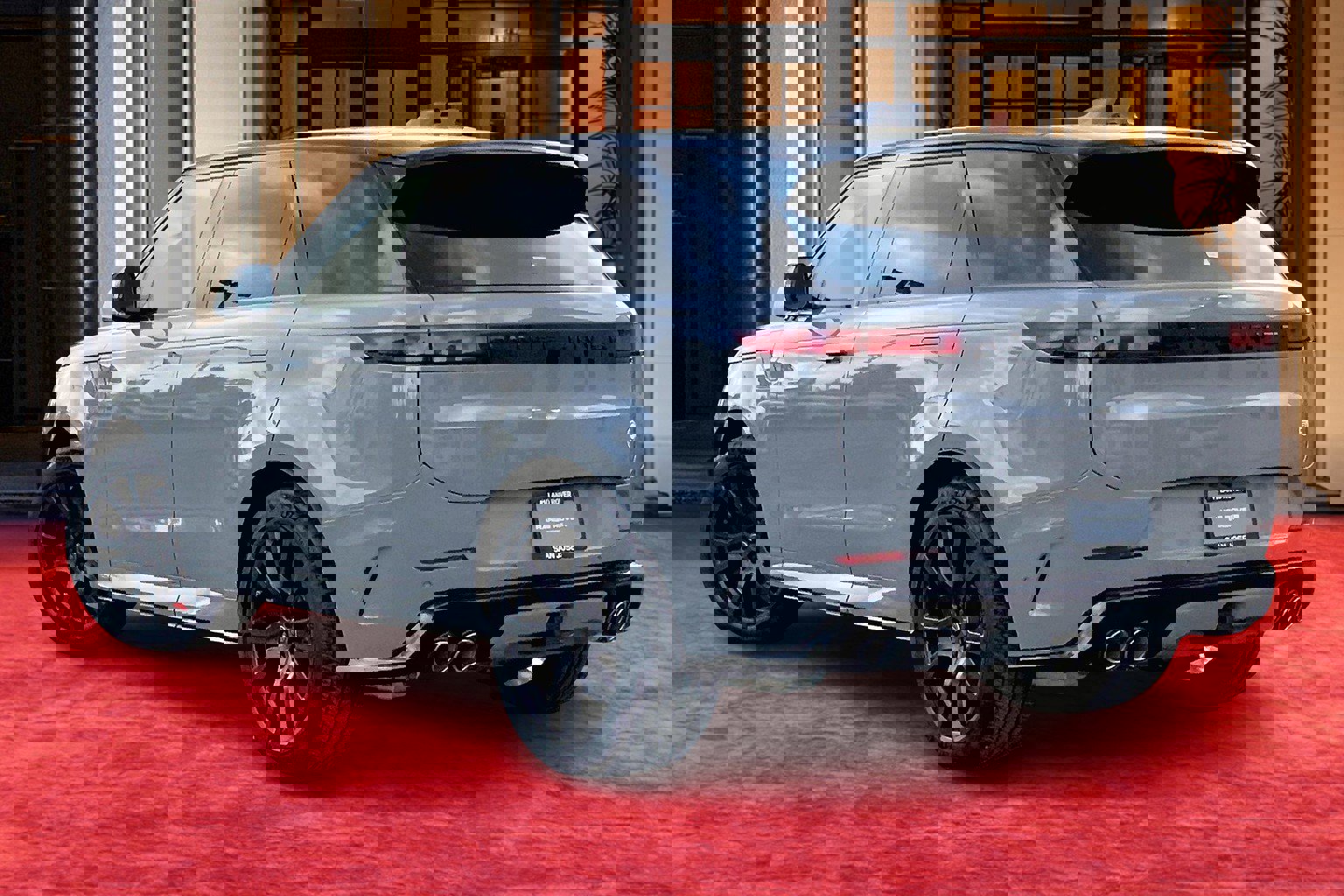2025 Land Rover Range Rover Sport photo 3