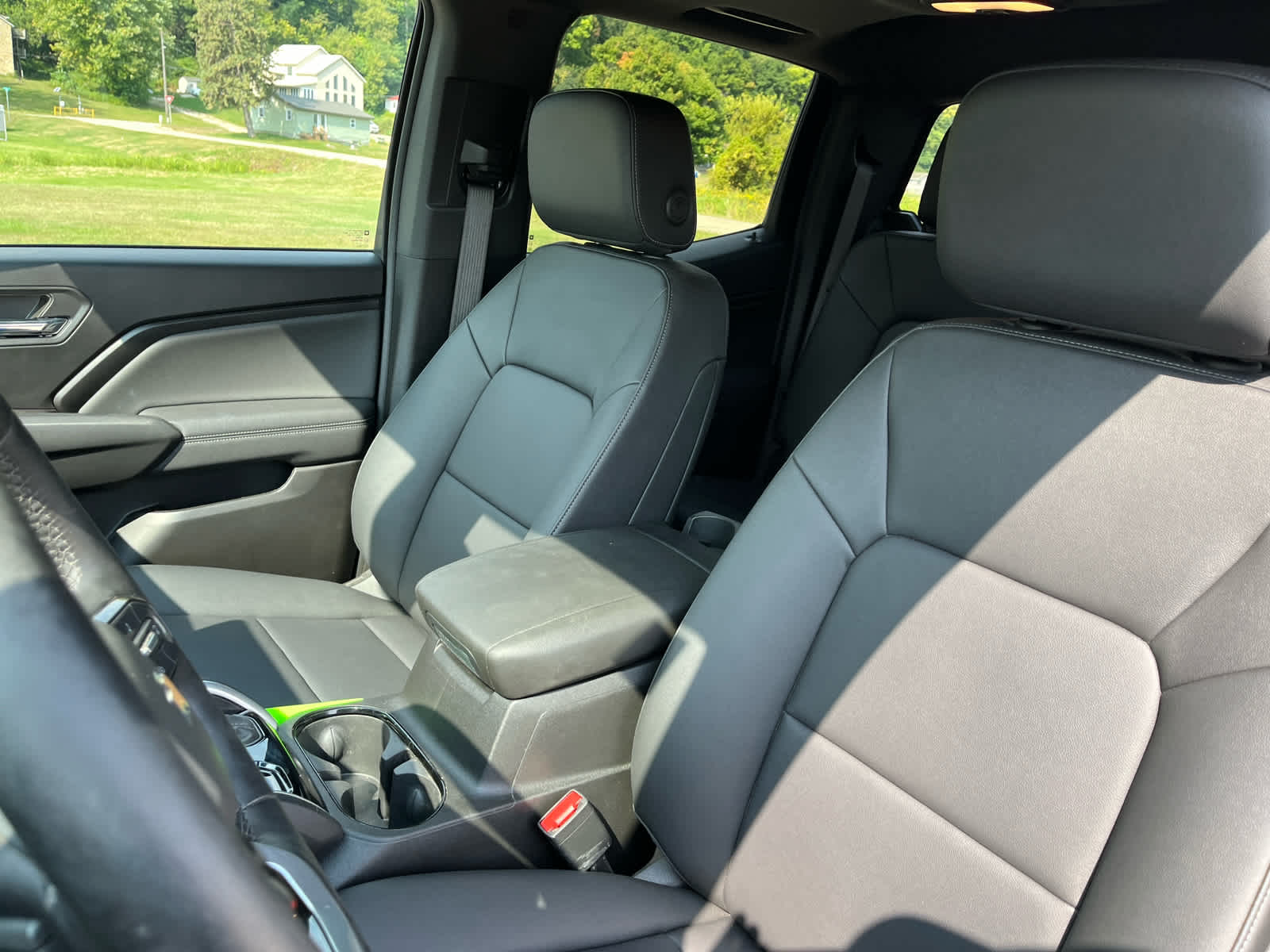 2024 Chevrolet Colorado LT photo 21