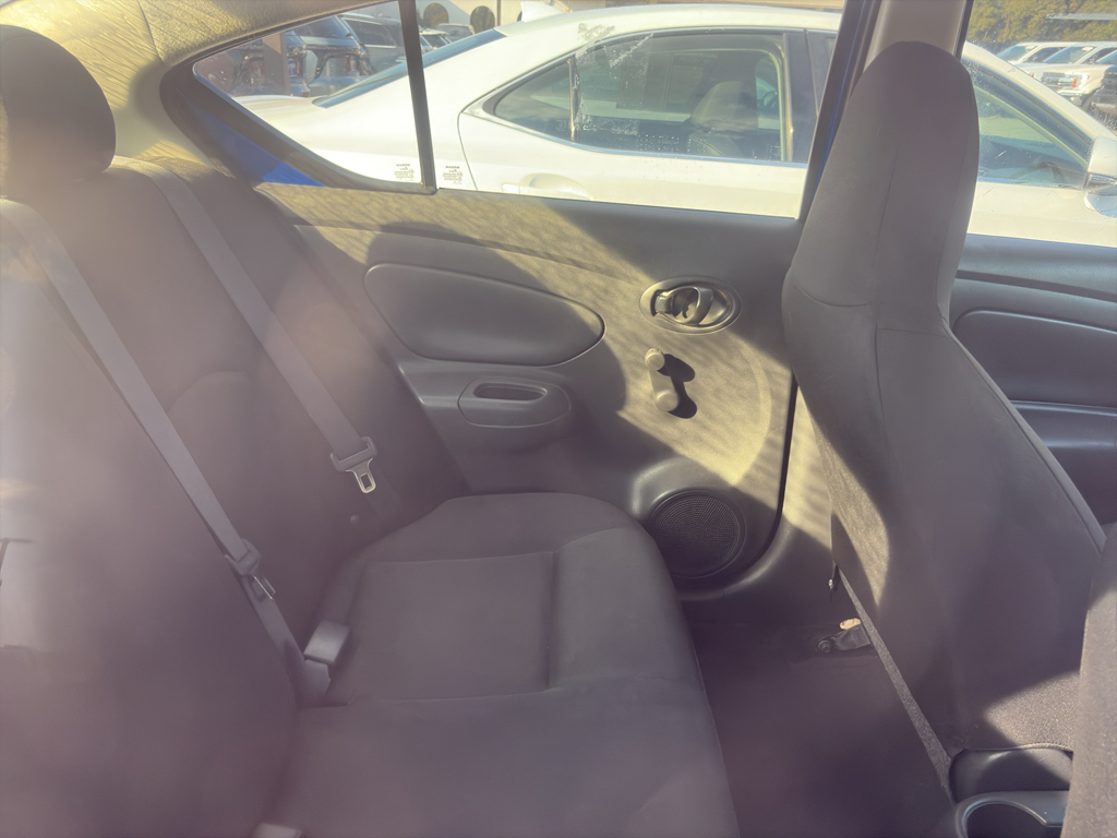 2017 Nissan Versa 1.6 Plus photo 3