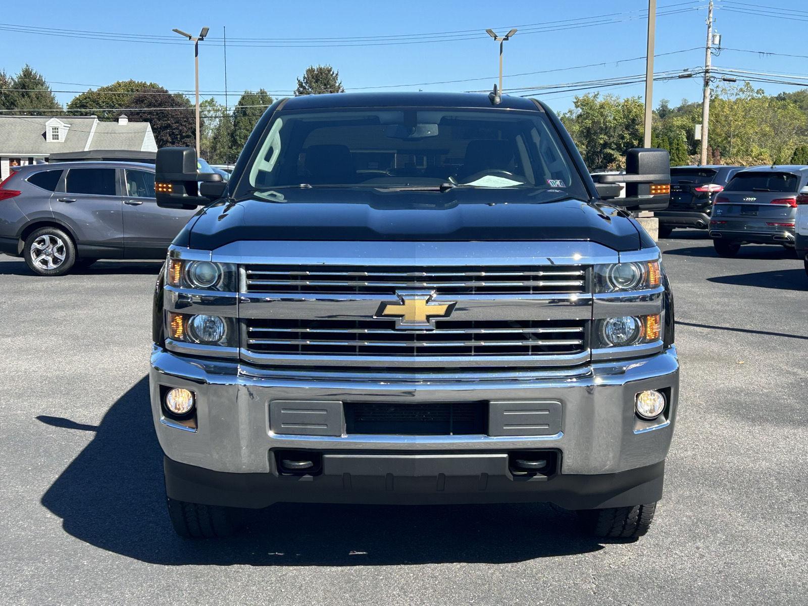 2018 Chevrolet Silverado 2500HD LT photo 2