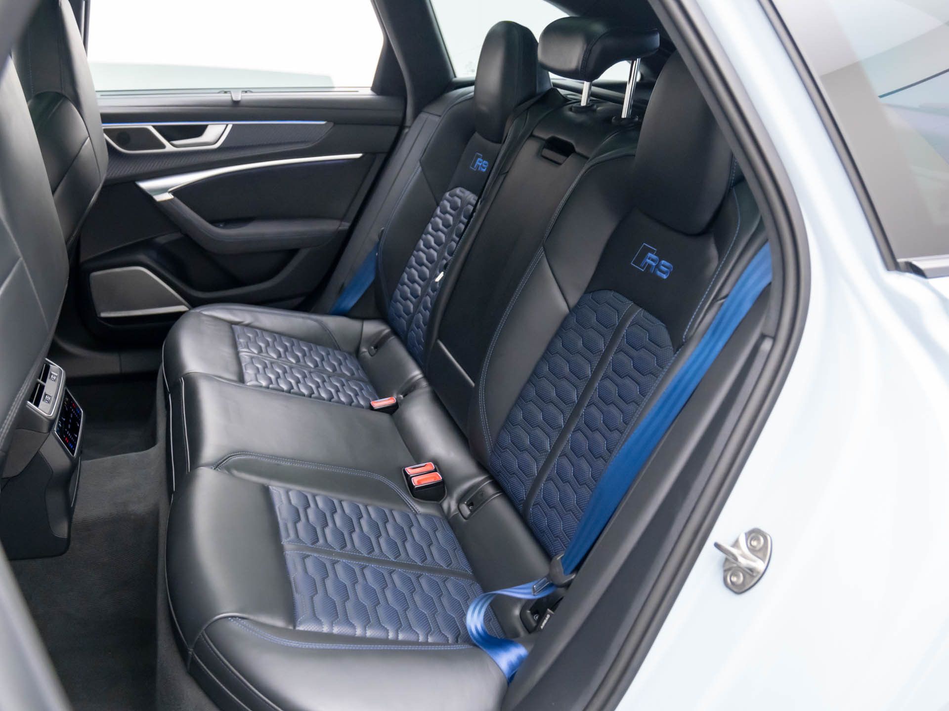 2025 Audi RS 6 Avant Performance Base photo 16