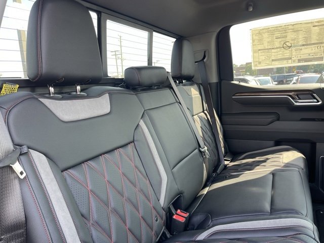 2025 Chevrolet Silverado 1500 RST photo 12