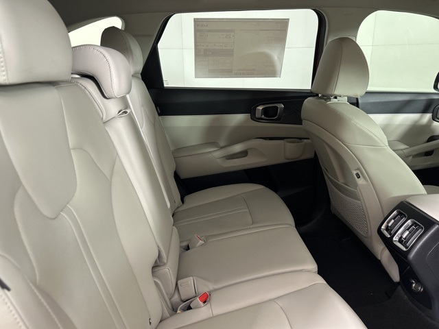 2025 Kia Sorento S photo 15