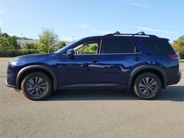 2022 Nissan Pathfinder SV photo 6