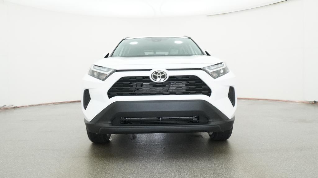 2025 Toyota RAV4 Hybrid XLE photo 3