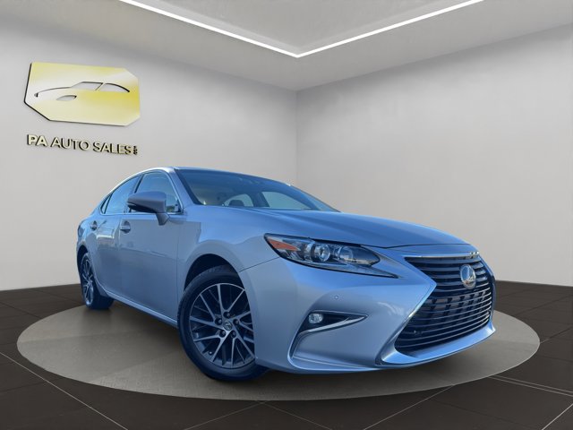 2017 Lexus ES 350's photo