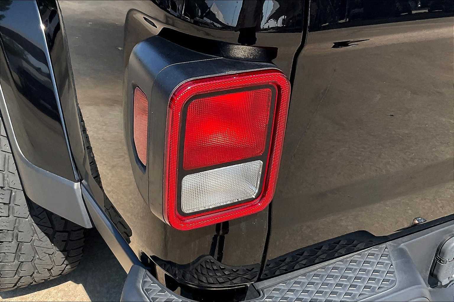 2021 Jeep Gladiator Overland photo 25