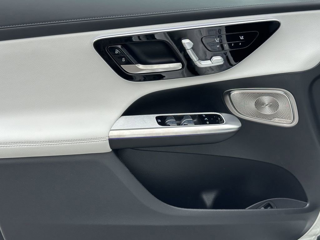 2025 Mercedes Benz GLC 300 4MATIC photo 11