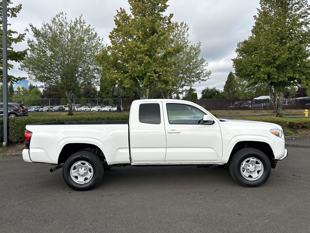 2022 Toyota Tacoma SR photo 5