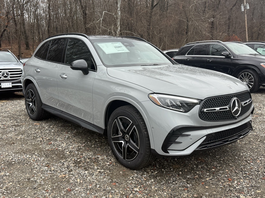 2026 Mercedes-Benz GLC Base's photo