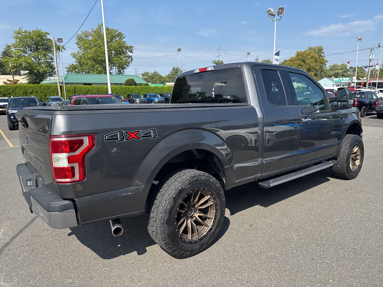 2019 Ford F-150 XLT photo 2