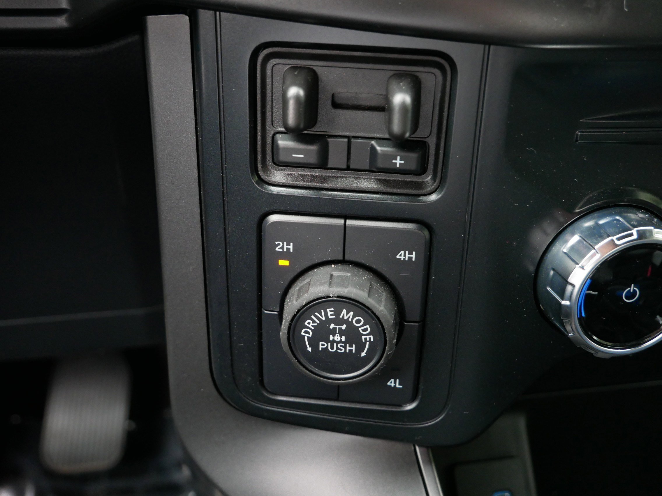 2024 Ford F-150 XLT photo 30
