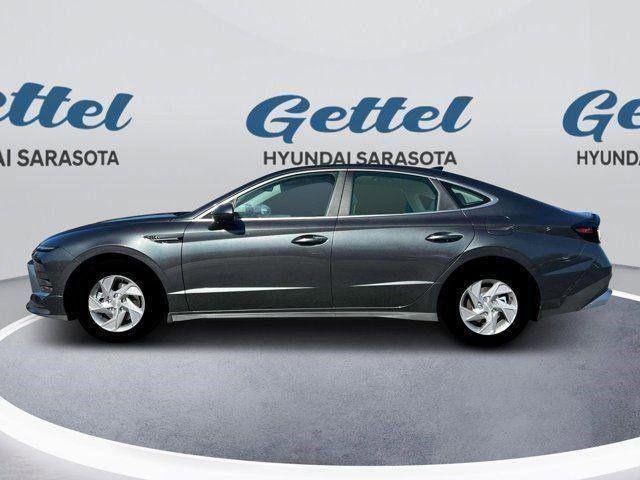 2025 Hyundai Sonata SE photo 2