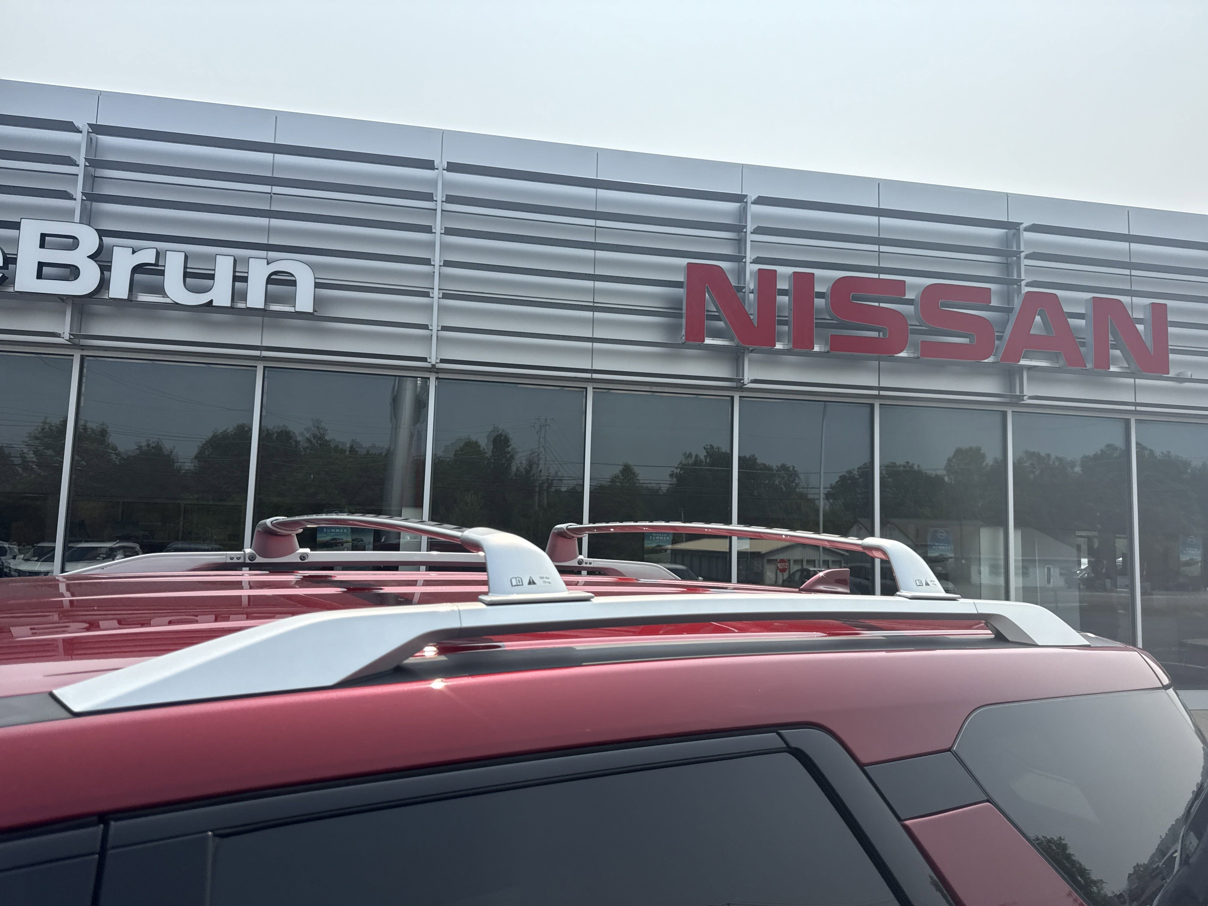 2023 Nissan Pathfinder SL photo 2