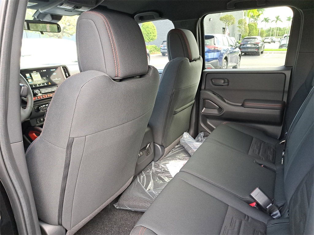 2026 Nissan Frontier Crew Cab PRO-4X photo 11
